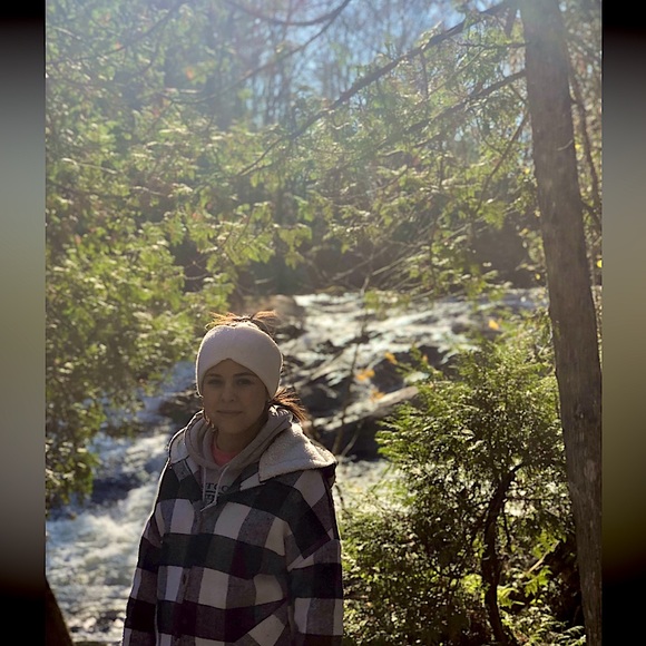 Meet your Posher - Picture 1 of 1